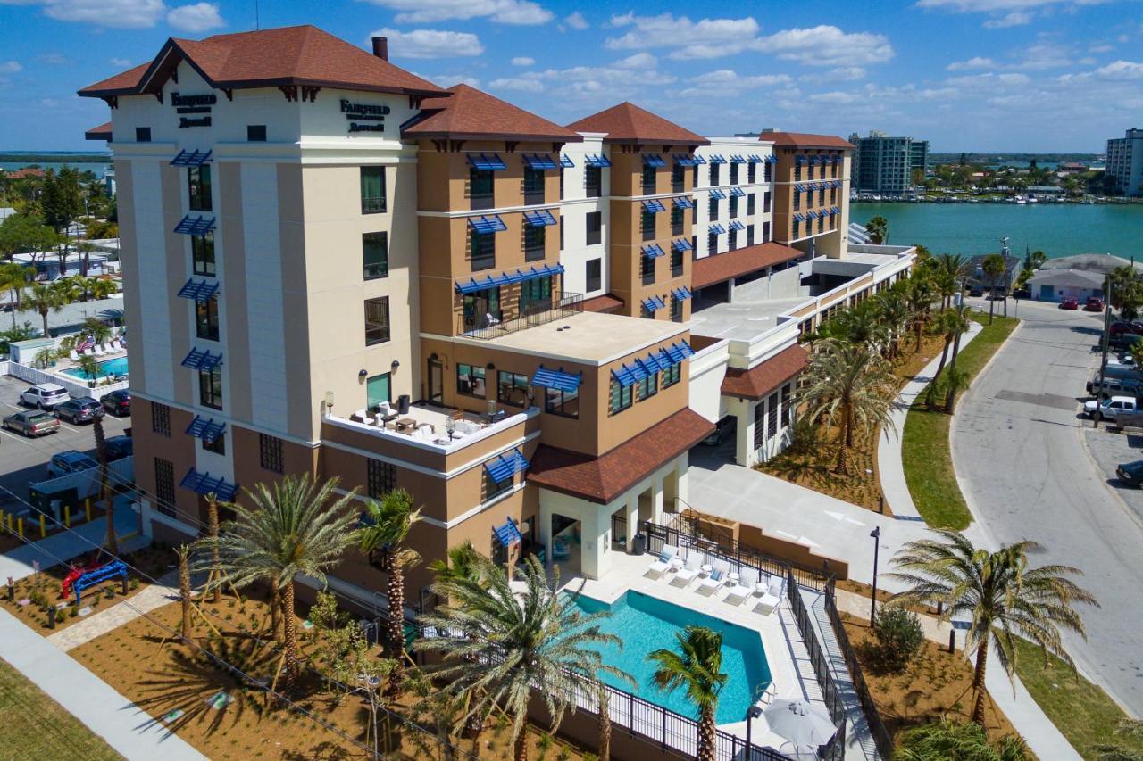 Fairfield Inn & Suites By Marriott Clearwater Beach Exterior photo